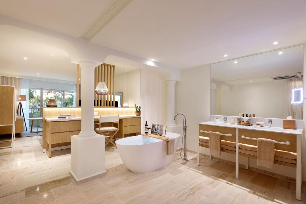 Master Suite Deluxe