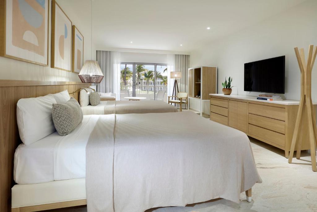 The Reserve Adults Only Junior Suite Swim Up